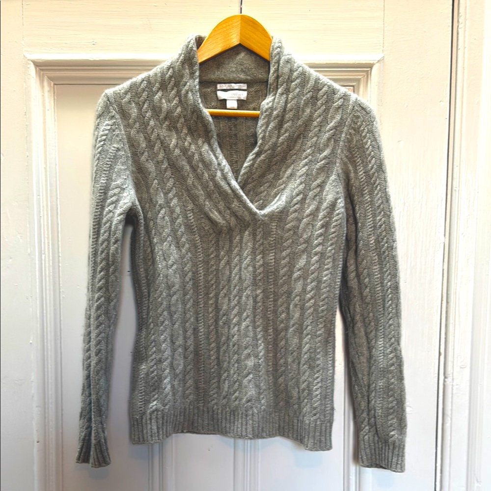 100% cashmere Gray Cable Knit Sweater